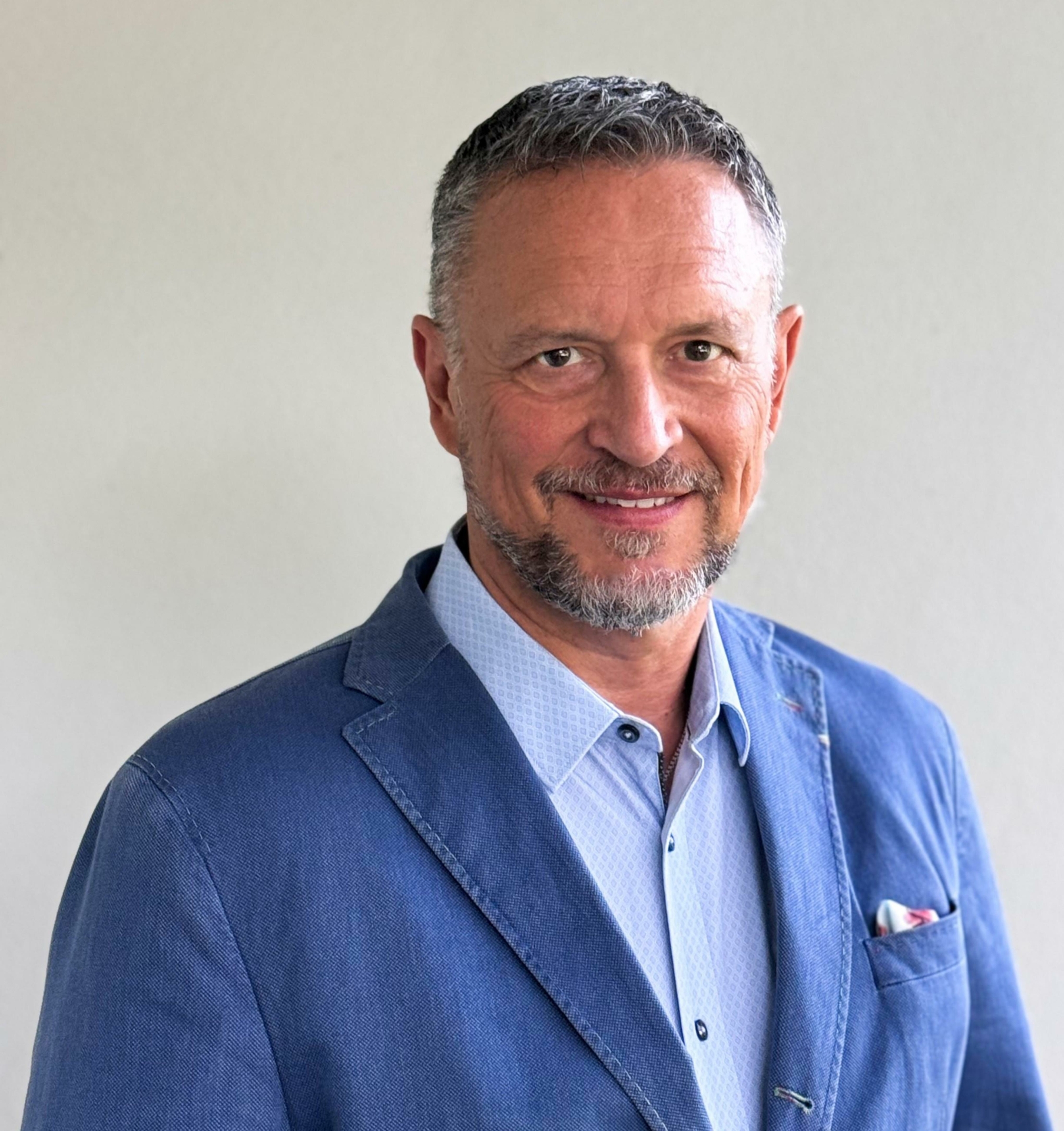 Photo Ben Clement Carnival Cruise Line photo-ben-clement-carnival-cruise-line